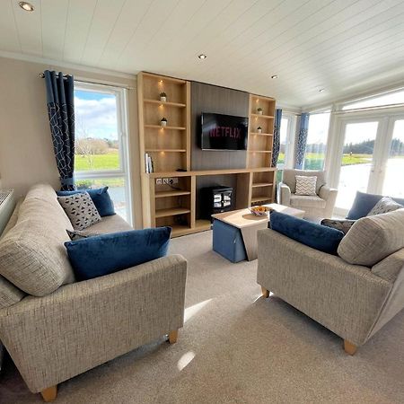 Luxury Lakeside Lodge With Htub Beautiful Views Annan Luaran gambar