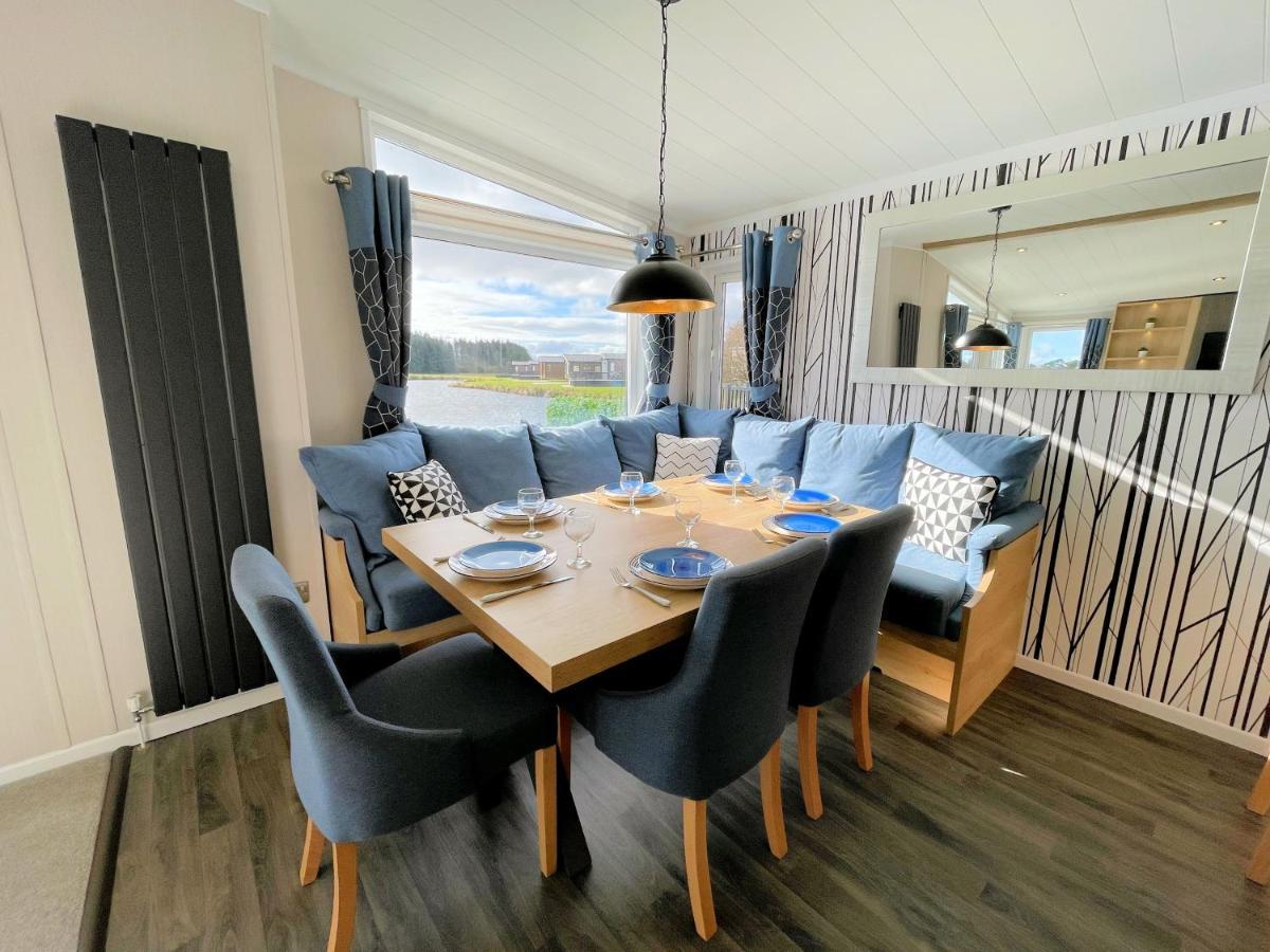 Luxury Lakeside Lodge With Htub Beautiful Views Annan Luaran gambar