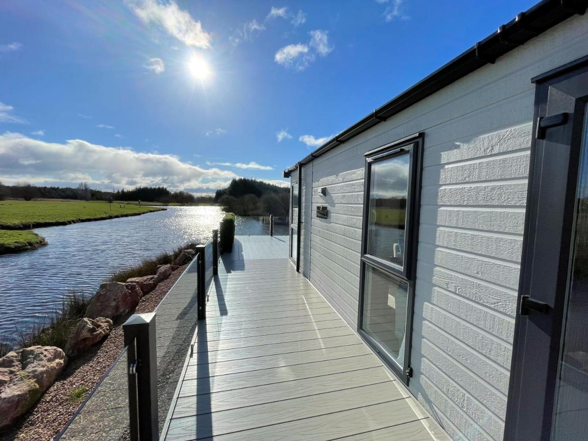 Luxury Lakeside Lodge With Htub Beautiful Views Annan Luaran gambar